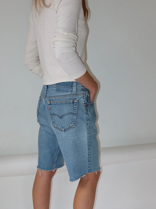 VINTAGE LEVI'S 501 CUT OFFS 32"