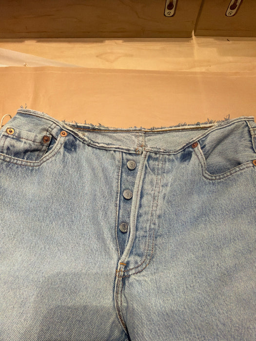 Cut waistband levi’s 27”