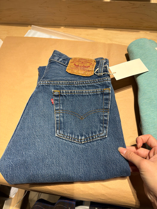 Dark wash levi’s 28”